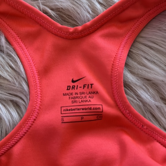 Hot pink Nike racerback sports bra 🌺✔️ - Picture 4 of 4